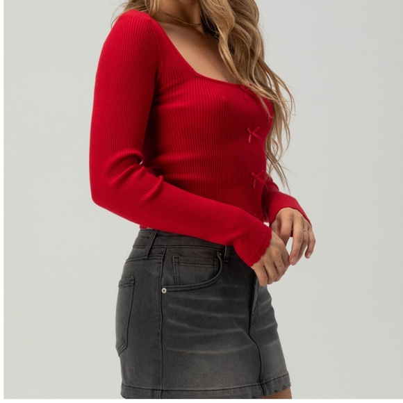 RSQ Long Sleeve Red Top w/ bow detail. NWT - Picture 3 of 7